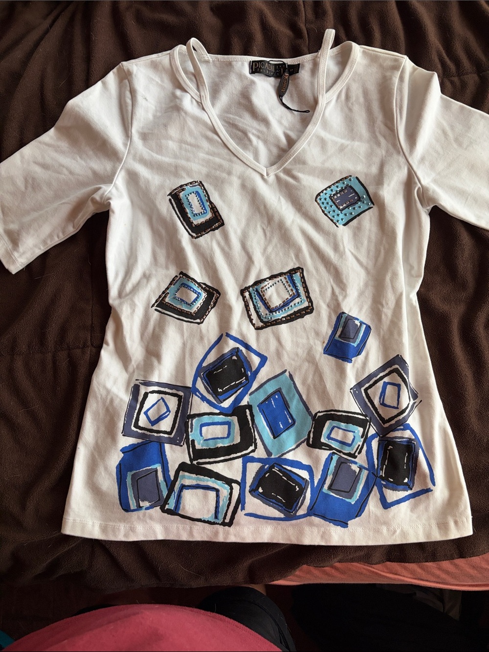 Picadilly Fashion White V-Neck Tee with Blue Geometric Print
